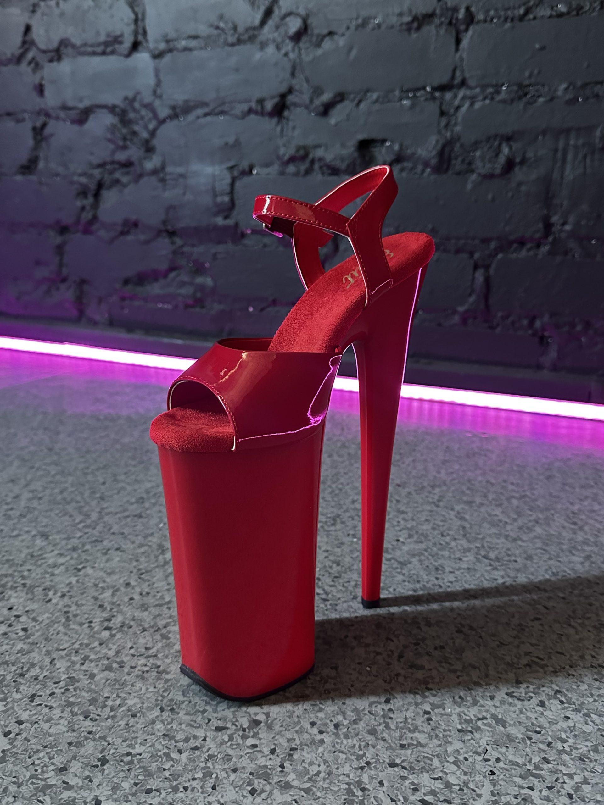 Червоні лаковані босоніжки 5ка з класичним ремінцем | Стріпи 26 см - Image 3