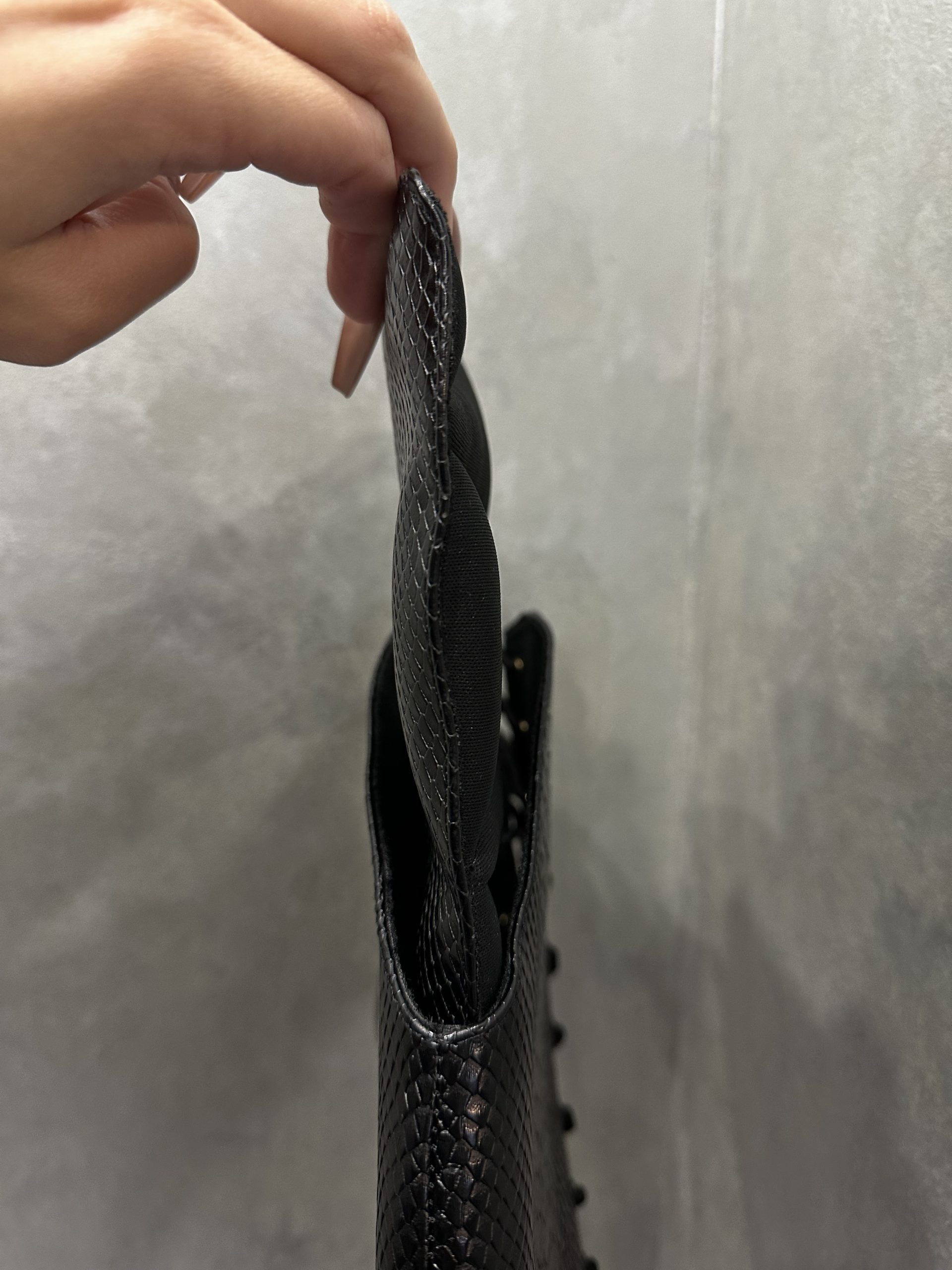 Ботфорти 3ка з фактурної шкіри з закритим носиком - Image 4